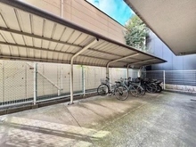 【神奈川県/横浜市西区浜松町】アール・ケープラザ横浜西 駐輪場