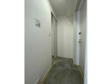 【神奈川県/横浜市中区石川町】東急ドエル・アルス横濱元町 玄関：人感センサー付き照明スイッチ