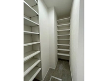 【神奈川県/横浜市中区石川町】東急ドエル・アルス横濱元町 収納：シューズインクローク