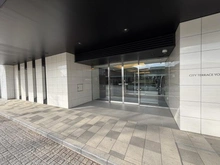 【神奈川県/横浜市保土ケ谷区仏向町】シティテラス横濱和田町 ブリーズコート エントランス