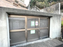 【神奈川県/横浜市南区永田東】ファミールガーデン横浜南テラス＆タワーズ ゴミ置場