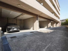 【神奈川県/藤沢市鵠沼藤が谷】グレーシア鵠沼 駐車場