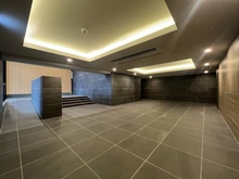 【神奈川県/平塚市宮の前】プレシス平塚 エントランスホール
