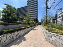 【神奈川県/藤沢市川名】ノブレス湘南藤沢センタースクエア アプローチ