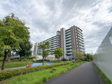 【東京都/多摩市諏訪】ブリリア多摩ニュータウン D棟 外観
