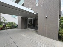 【東京都/多摩市諏訪】ブリリア多摩ニュータウン D棟 エントランス