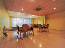 【神奈川県/平塚市袖ケ浜】オハナ平塚袖ヶ浜 共用施設：ママズラウンジ＆キッズコーナー