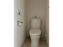 【神奈川県/平塚市八重咲町】チサンガーデンハウス八重咲 トイレ：2階トイレ