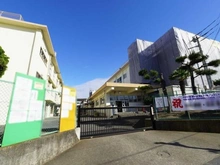 【神奈川県/平塚市八重咲町】チサンガーデンハウス八重咲 平塚市立浜岳中学校（現地より約1,000m）