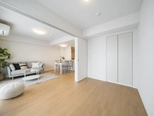 【神奈川県/藤沢市鵠沼橘】プレディア鵠沼橘ローレルコート 洋室：左奥：リビングダイニング