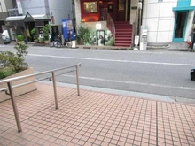 【東京都/渋谷区富ヶ谷】代々木いずみマンション アプローチ