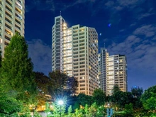 【東京都/新宿区百人町】西戸山タワーホウムズセントラルタワー 外観：写真中央