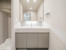 【東京都/千代田区内神田】クラッシィハウス大手町ザ・スイート 洗面室