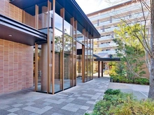 【東京都/三鷹市下連雀】プラウドシティ吉祥寺 E棟 エントランス