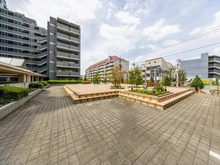 【東京都/新宿区北新宿】It’s東京フォーサイトスクエア 敷地内