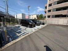 【神奈川県/川崎市高津区末長】クリオ武蔵新城 駐車場