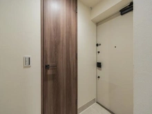 【東京都/小平市花小金井南町】サンリヤン花小金井ステーションフロント 玄関