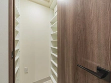 【東京都/小平市花小金井南町】サンリヤン花小金井ステーションフロント シューズインクローゼット