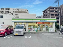 【東京都/板橋区小豆沢】プラウド志村坂上ディアージュ ファミリーマート小豆沢2丁目店（現地より約214m）：