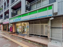 【東京都/文京区小石川】クレヴィア小石川後楽園 ファミリーマート　文京小石川2丁目店（現地より約110m）