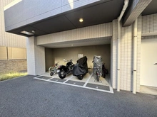 【東京都/新宿区北新宿】プレシス新宿柏木 共用施設：バイク置場