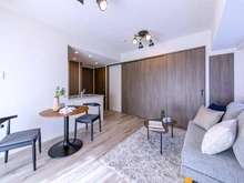 【東京都/新宿区北新宿】ジオ西新宿ツインレジデンス  イースト棟 LDK：※家具調度品等は販売価格に含まれません。