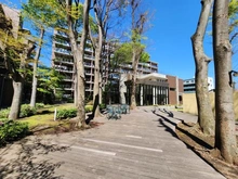 【東京都/武蔵野市桜堤】桜堤庭園ファイシア G棟 敷地内：写真奥：共用施設