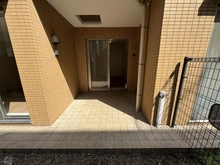 【神奈川県/川崎市幸区古市場】クレストフォルム新川崎サウスステージ 専用庭：テラス部分