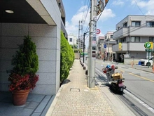 【東京都/三鷹市下連雀】パークハウス吉祥寺トリニファイ 前面道路