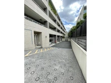 【東京都/杉並区久我山】プラウド久我山 敷地内