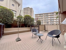 【東京都/杉並区高井戸西】朝日シティパリオ高井戸 専用庭：家具付き