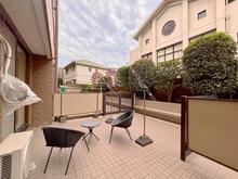 【東京都/杉並区高井戸西】朝日シティパリオ高井戸 専用庭：家具付き