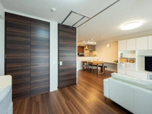 【東京都/三鷹市下連雀】プラウドシティ吉祥寺 G棟 洋室：（右）リビングダイニング