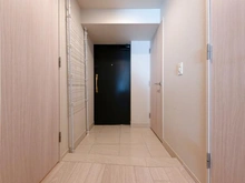 【神奈川県/横浜市神奈川区浦島町】ヴェレーナブリエ神奈川新町 廊下