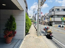【東京都/三鷹市下連雀】パークハウス吉祥寺トリニファイ 前面道路