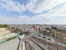 【東京都/調布市東つつじケ丘】リビオつつじヶ丘タワーレジデンス 眺望：7階南向きで前面に建物がないことにより眺望良好