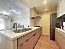 【神奈川県/川崎市多摩区生田】クレストフォルム生田グランヒルズ キッチン