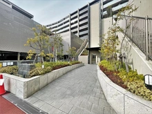 【神奈川県/川崎市多摩区生田】クレストフォルム生田グランヒルズ アプローチ