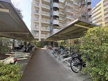 【東京都/稲城市若葉台】ファインストーリアスカイツインズエアリータワー 駐輪場