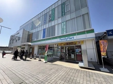 【東京都/稲城市若葉台】ファインストーリアスカイツインズエアリータワー ファミリーマート若葉台駅前店（現地より約400m）