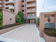 【東京都/稲城市矢野口】レリアコート京王よみうりランドウエスト アプローチ