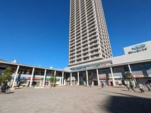 【東京都/調布市国領町】クレヴィア調布国領RESIDENCE コクティー（現地より約300m）：スーパー西友や多くの飲食店・テナントが入居しています。