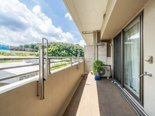 【東京都/稲城市東長沼】プラウドシティ南山 D棟 バルコニー