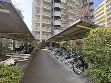【東京都/稲城市若葉台】ファインストーリアスカイツインズエアリータワー 駐輪場