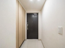 【東京都/稲城市東長沼】プラウドシティ南山 A棟 玄関