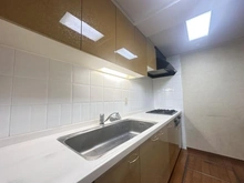 【東京都/調布市国領町】ヒルズ・グランウェイヴ調布国領 キッチン：キッチン収納付