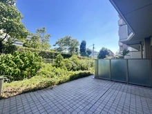 【東京都/調布市国領町】ヒルズ・グランウェイヴ調布国領 専用庭：約18.15ｍ2の専用庭・約15.5ｍ2のテラス