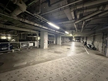 【東京都/調布市国領町】ヒルズ・グランウェイヴ調布国領 駐車場：地下駐車場