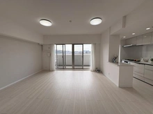 【東京都/府中市住吉町】ラヴィラ府中多摩川 リビング・ダイニング：※家具・調度品は販売価格に含まれておりません