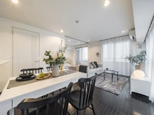 【東京都/渋谷区恵比寿南】オーベル代官山DE リビング・ダイニング：※リビングと洋室間の引戸は引き渡しまでに売主にて設置予定